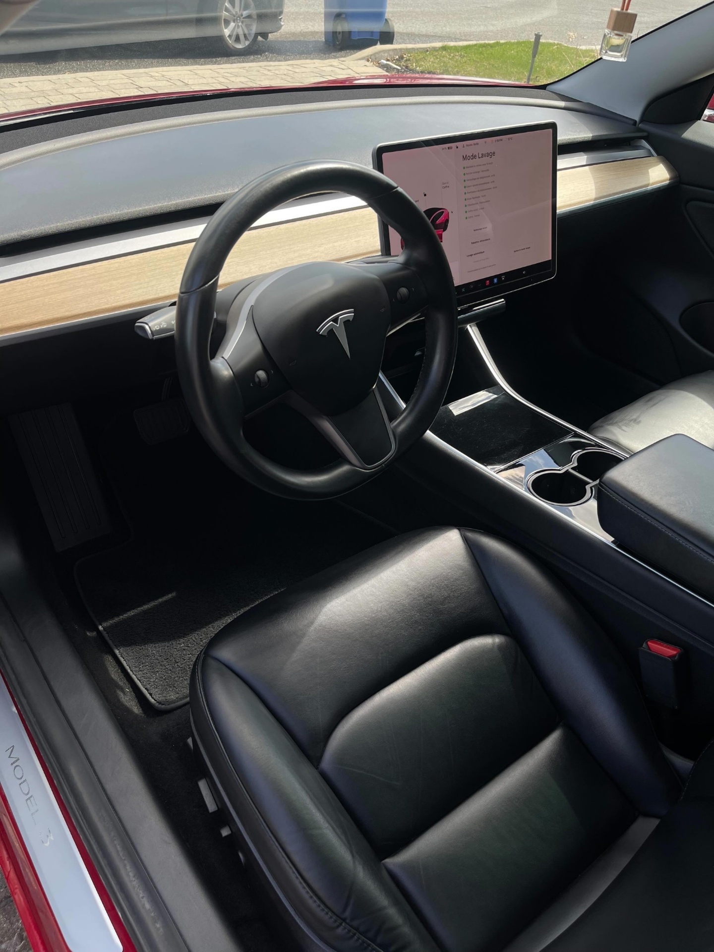 Tesla Model 3 — Intérieur